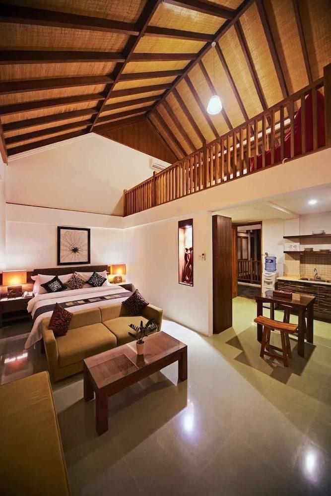 Villa Damar Boutique Hotel Bandung Exterior photo