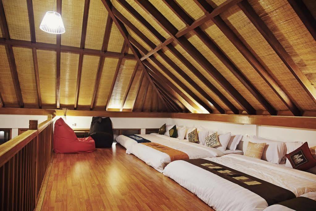 Villa Damar Boutique Hotel Bandung Exterior photo